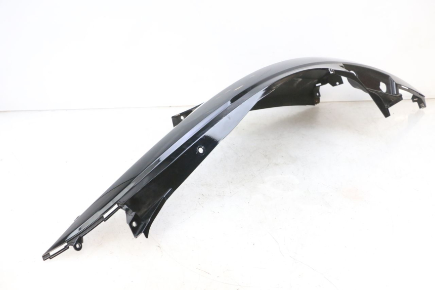 photo de VERKLEIDUNG HINTEN RECHTS SUZUKI BURGMAN 125 (2007 - 2014) - Details der Befestigungspunkte