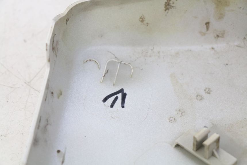 photo de RECHTER HINTERER KOTFLÜGEL YAMAHA BW'S BWS 125 (2010 - 2013) - Detailansicht des Bauteils