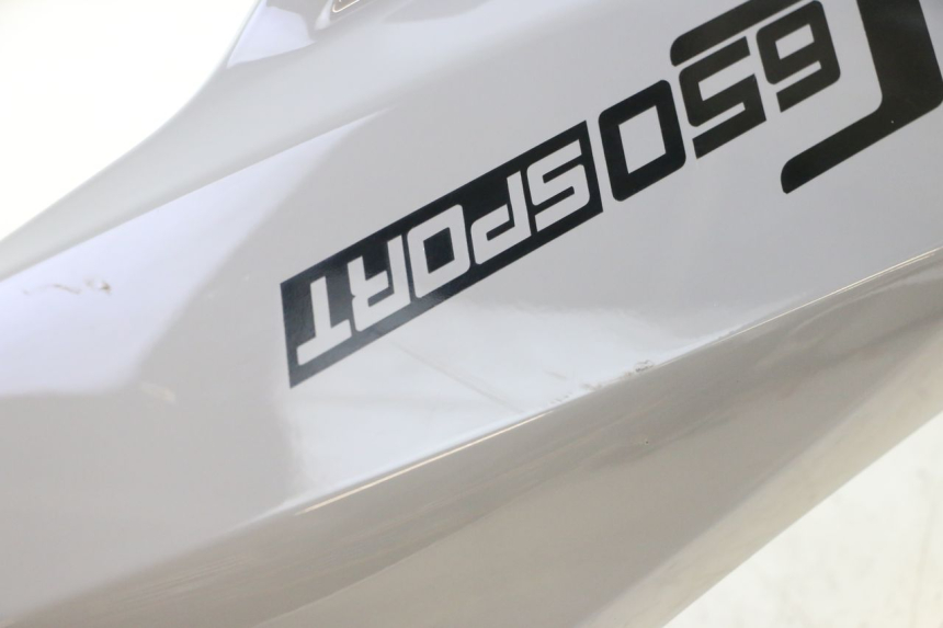 photo de VERKLEIDUNG HINTEN RECHTS BMW C SPORT 650 (2015 - 2021) - Oberflächenzustand und Material