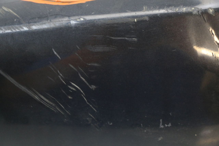 photo de RECHTER HINTERER KOTFLÜGEL BMW C1 125 (2000 - 2003) - Oberflächenzustand und Material