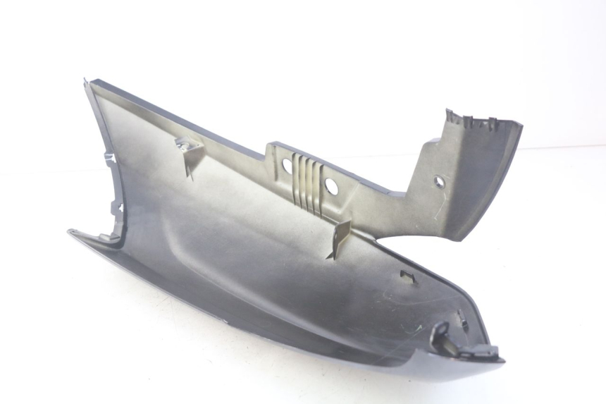 photo de RECHTER HINTERER KOTFLÜGEL PEUGEOT CITYSTAR 125 (2011 - 2017) - Detailansicht des Bauteils