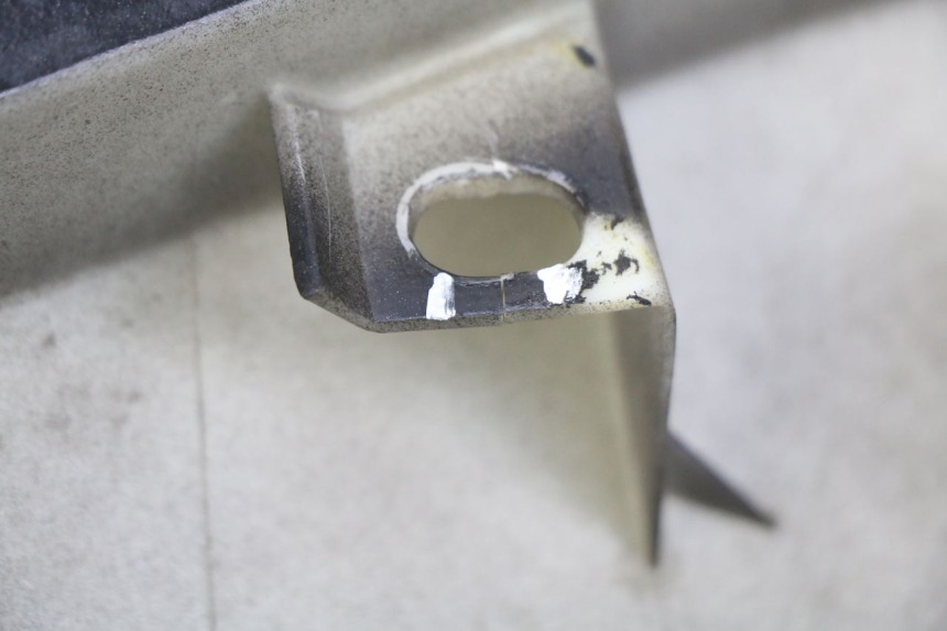 photo de RECHTER HINTERER KOTFLÜGEL PEUGEOT CITYSTAR 125 (2011 - 2017) - Alternative Perspektive