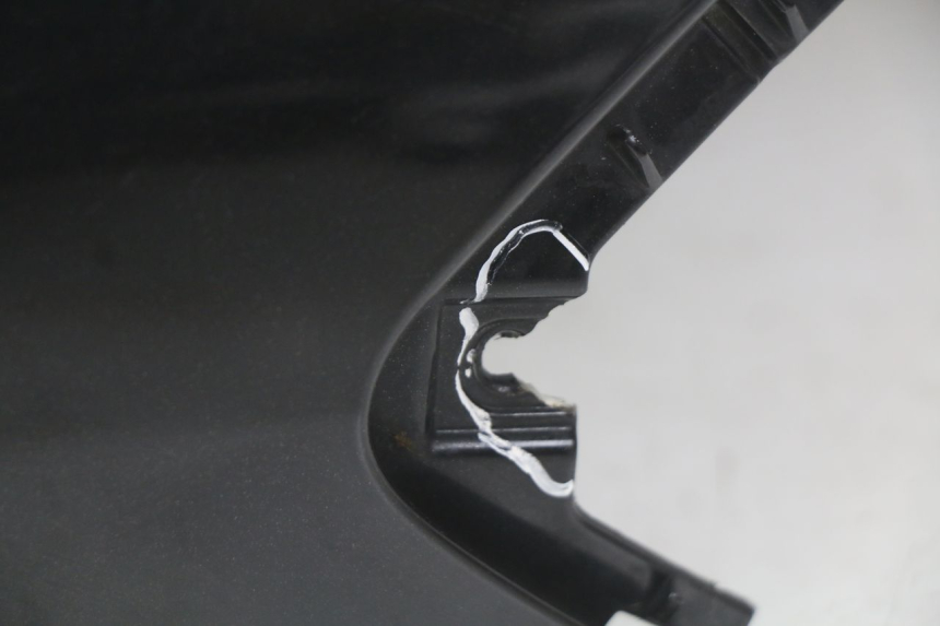 photo de RECHTER HINTERER KOTFLÜGEL PEUGEOT CITYSTAR 125 (2011 - 2017) - Kennzeichnungen und Originalreferenzen