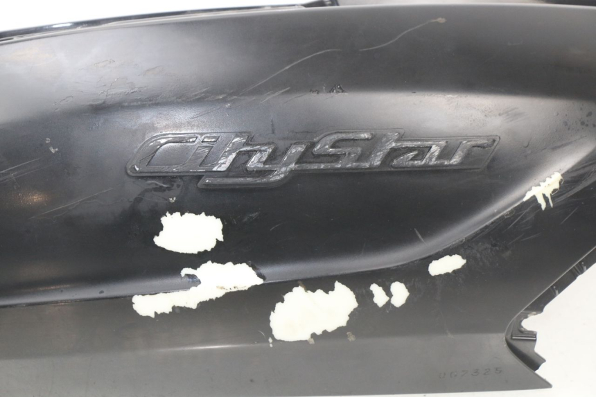 photo de RECHTER HINTERER KOTFLÜGEL PEUGEOT CITYSTAR 50 (2013 - 2017) - Charakteristische Merkmale