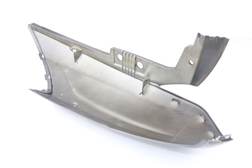 photo de RECHTER HINTERER KOTFLÜGEL PEUGEOT CITYSTAR 50 (2013 - 2017) - Details der Befestigungspunkte