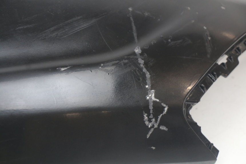 photo de RECHTER HINTERER KOTFLÜGEL PEUGEOT CITYSTAR 50 (2013 - 2017) - Kennzeichnungen und Originalreferenzen