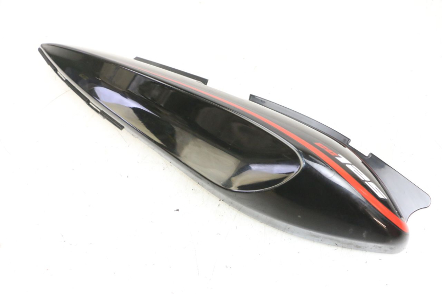 photo de VERKLEIDUNG HINTEN RECHTS KSR CODE 125 (2018 - 2020) - Details der Befestigungspunkte