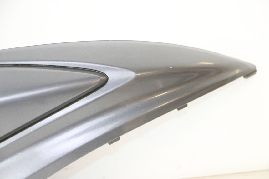 photo de VERKLEIDUNG HINTEN RECHTS YAMAHA CYGNUS X INJECTION 125 (2007 - 2013) - Hochauflösende Nahaufnahme