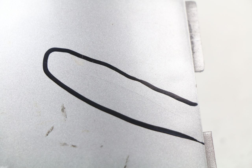 photo de VERKLEIDUNG HINTEN RECHTS SYM DD 50 (2005 - 2011) - Kennzeichnungen und Originalreferenzen