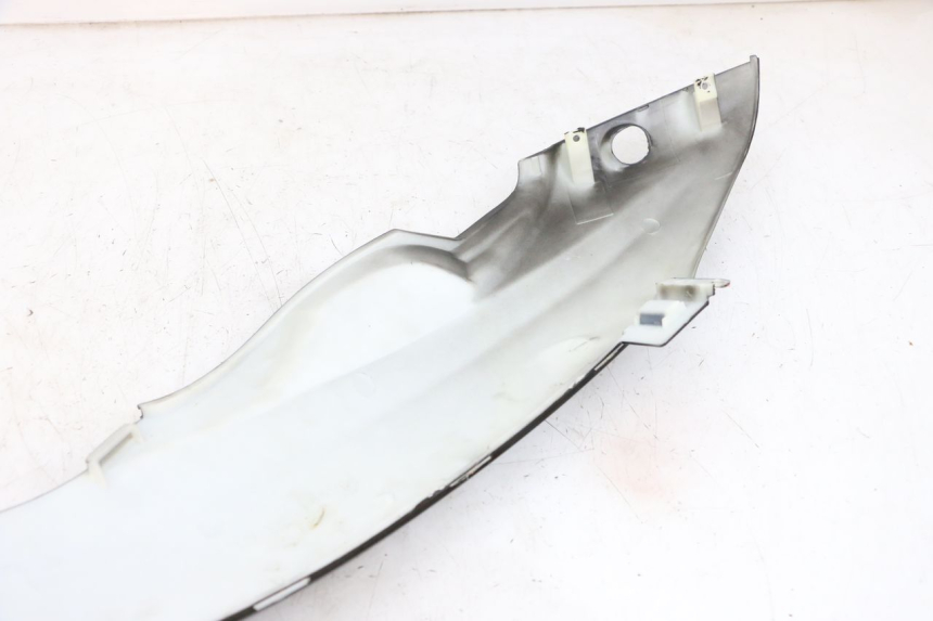 photo de VERKLEIDUNG HINTEN RECHTS LONGJIA DIGITA 4T 50 (2019 - 2022) - Details der Befestigungspunkte