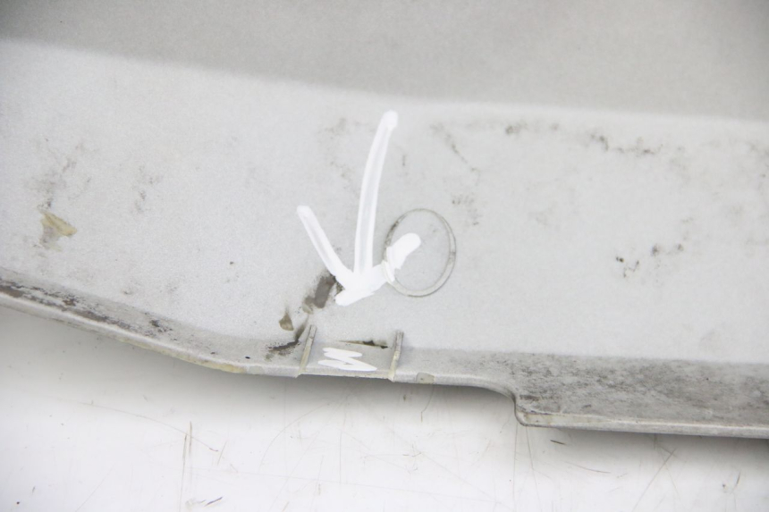 photo de RECHTE HINTERE SEITENVERKLEIDUNG KYMCO DINK STREET 125 (2009 - 2014) - Zoom auf Komponenten