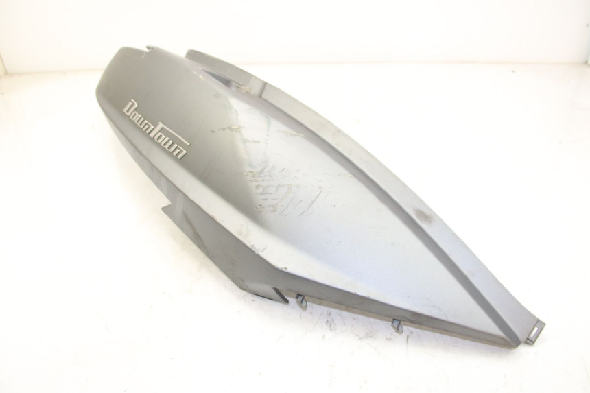 photo de RECHTER HINTERER KOTFLÜGEL KYMCO DOWNTOWN ABS 125 (2015 - 2017) - Fokus auf die Struktur