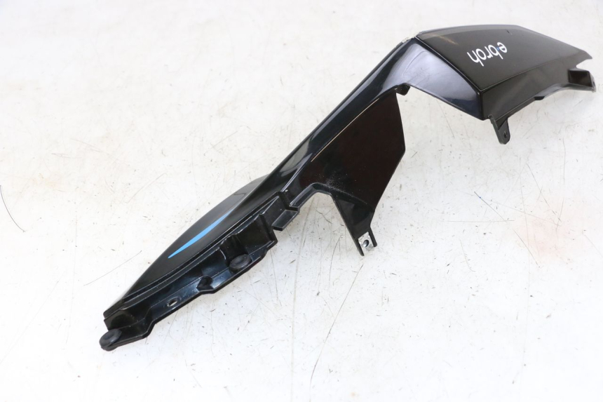 photo de VERKLEIDUNG HINTEN RECHTS EBROH BRAVO GLE 1 (2020 - 2024) - Details der Befestigungspunkte