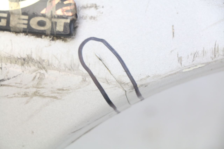 photo de RECHTER HINTERER KOTFLÜGEL PEUGEOT ELYSEO 125 (1999 - 2004) - Charakteristische Merkmale