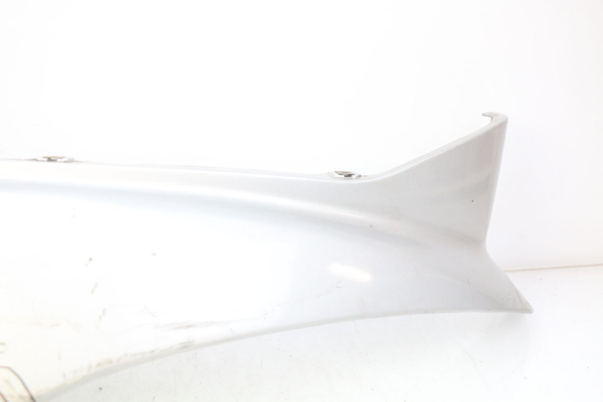 photo de RECHTER HINTERER KOTFLÜGEL PEUGEOT ELYSEO 125 (1999 - 2004) - Kennzeichnungen und Originalreferenzen