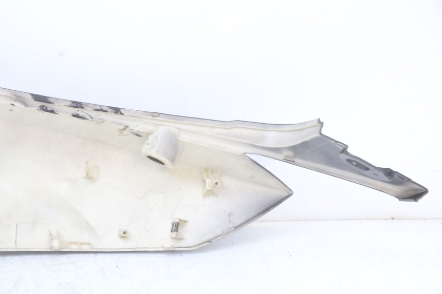 photo de RECHTER HINTERER KOTFLÜGEL JM MOTORS EVOLIS 4T 50 (2018 - 2022) - Details der Befestigungspunkte