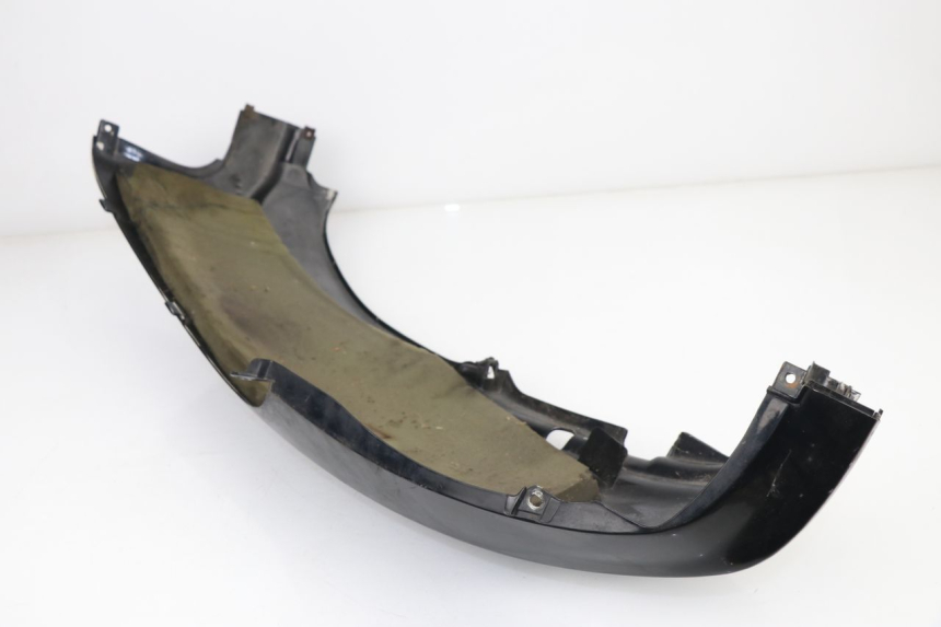 photo de VERKLEIDUNG HINTEN RECHTS MBK EVOLIS 50 (1992 - 1998) - Details der Befestigungspunkte