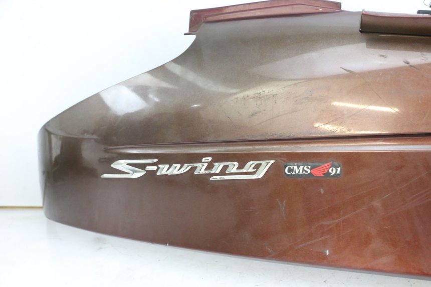 photo de RECHTER HINTERER KOTFLÜGEL HONDA FES S-WING SWING ABS 125 (2007 - 2015) - Details der Befestigungspunkte