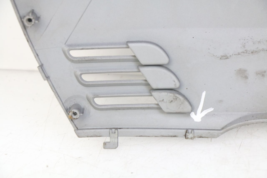 photo de RECHTER HINTERER KOTFLÜGEL SYM FIDDLE 3 III 125 (2014 - 2020) - Oberflächenzustand und Material