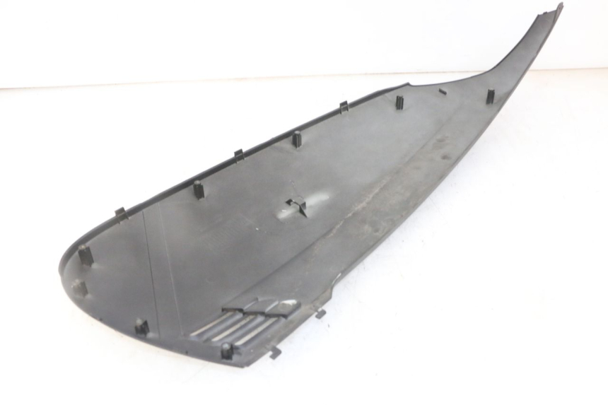 photo de VERKLEIDUNG HINTEN RECHTS SYM FIDDLE 3 III 50 (2014 - 2020) - Zoom auf Gebrauchszustand