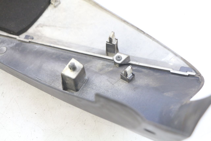 photo de RECHTER HINTERER KOTFLÜGEL HONDA FJS SILVERWING SILVER WING 400 (2009 - 2016) - Technische Nahaufnahme