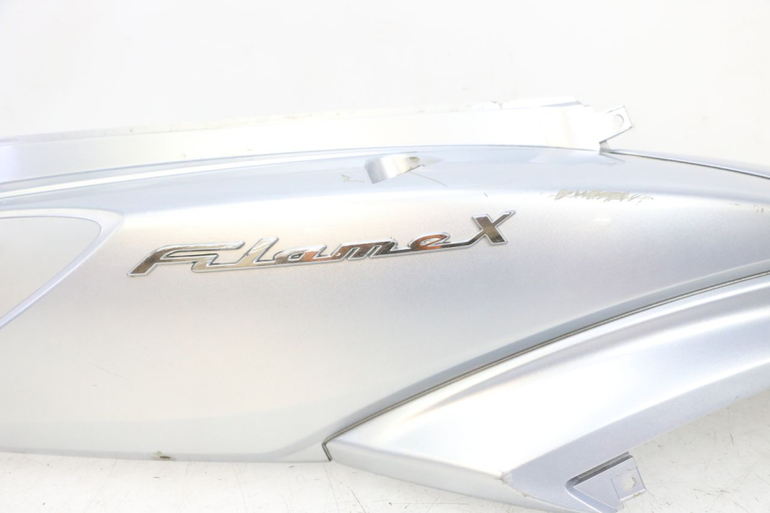 photo de VERKLEIDUNG HINTEN RECHTS MBK FLAME X 125 (2007 - 2016) - Ergänzendes Produktfoto