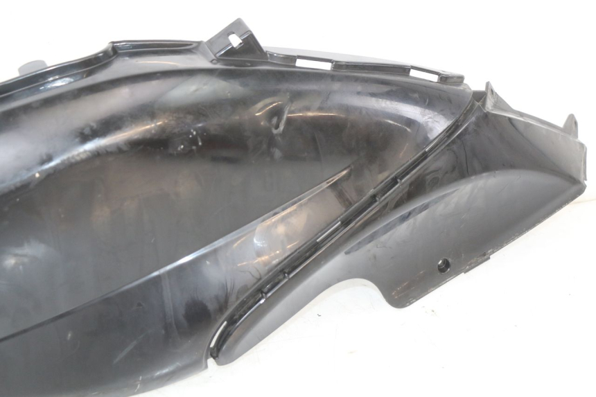 photo de VERKLEIDUNG HINTEN RECHTS PIAGGIO FLY 2T 50 (2004 - 2017) - Zoom auf Gebrauchszustand