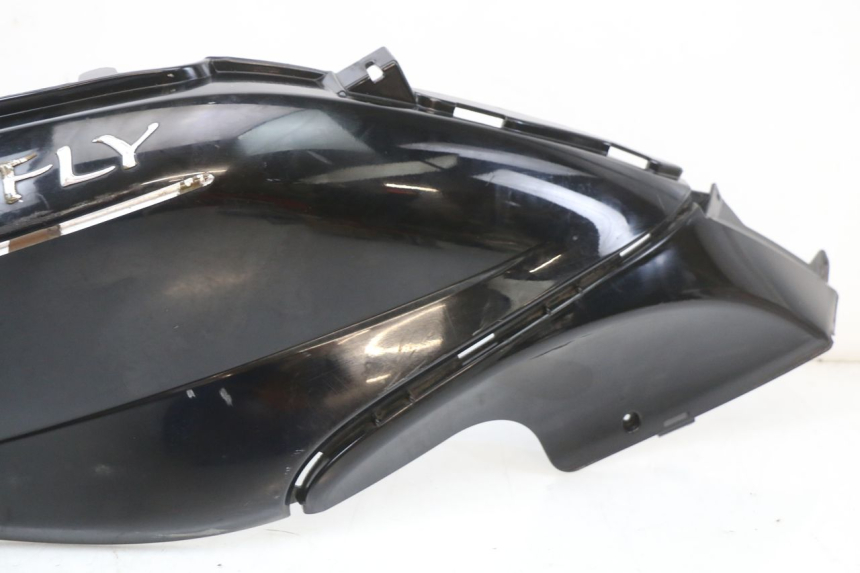 photo de VERKLEIDUNG HINTEN RECHTS PIAGGIO FLY 2T 50 (2004 - 2017) - Zoom auf Gebrauchszustand