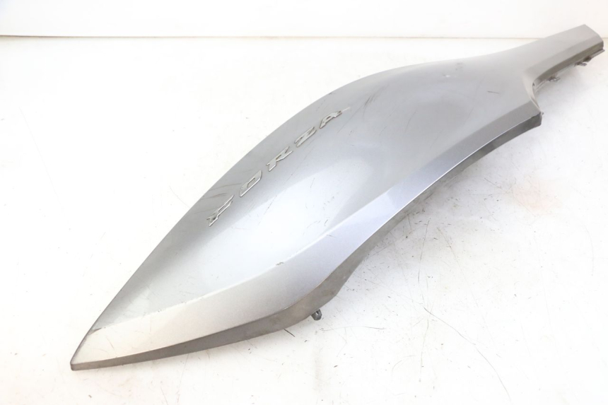 photo de VERKLEIDUNG HINTEN RECHTS HONDA FORZA ABS 300 (2013 - 2017) - Zoom auf Komponenten
