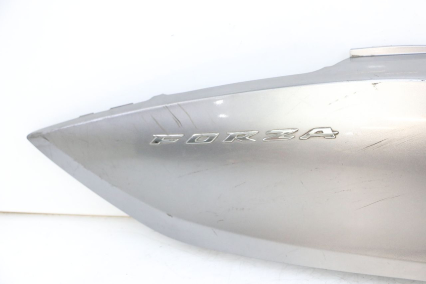 photo de VERKLEIDUNG HINTEN RECHTS HONDA FORZA ABS 300 (2013 - 2017) - Detaillierte Sichtprüfung