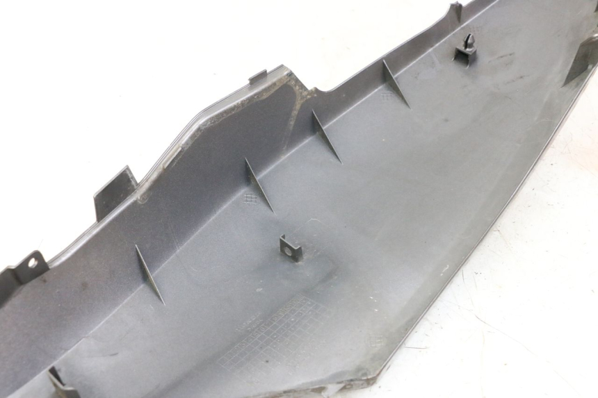 photo de VERKLEIDUNG HINTEN RECHTS HONDA FORZA ABS 300 (2013 - 2017) - Details der Befestigungspunkte