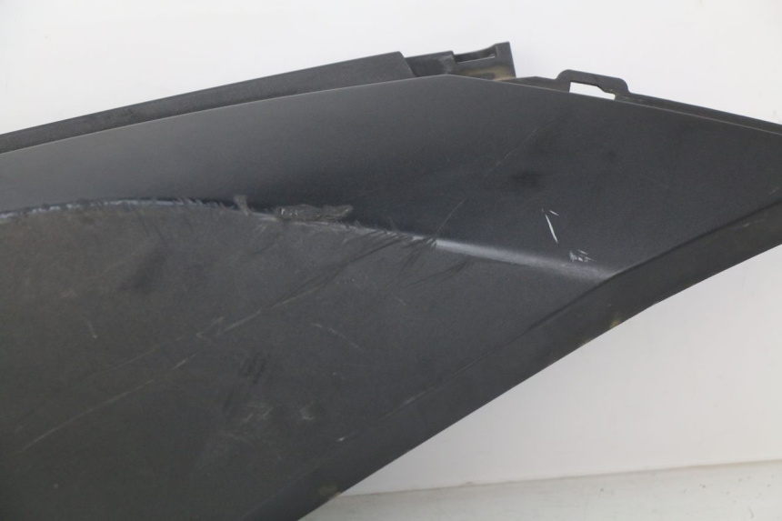 photo de RECHTER HINTERER KOTFLÜGEL HONDA FORZA 125 (2015 - 2016) - Kennzeichnungen und Originalreferenzen