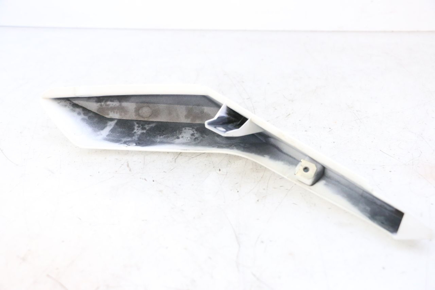 photo de VERKLEIDUNG HINTEN RECHTS BMW G310 R 310 (2016 - 2020) - Zoom auf Gebrauchszustand