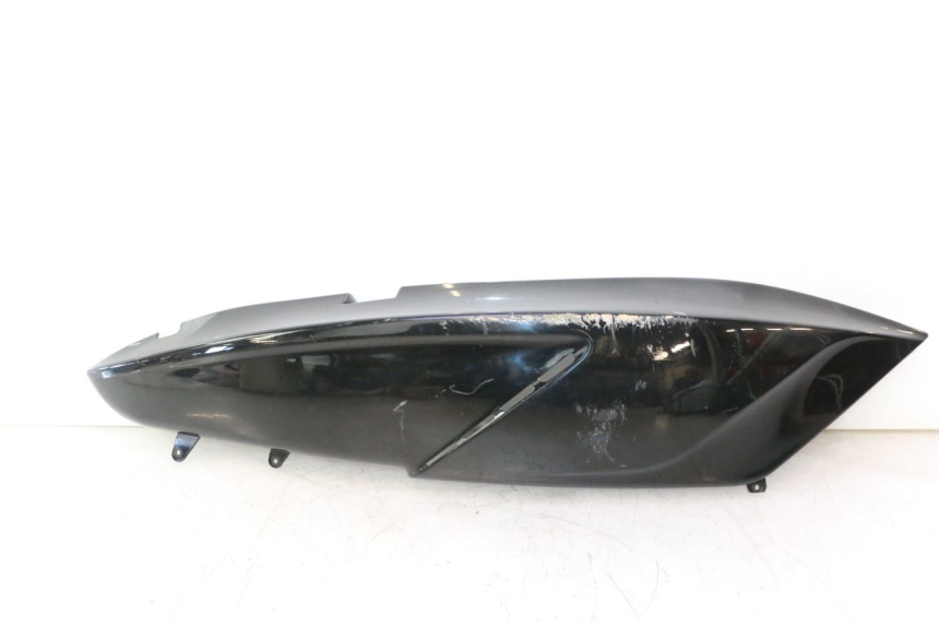 photo de VERKLEIDUNG HINTEN RECHTS GILERA GP 800 (2007 - 2013) - Hauptansicht