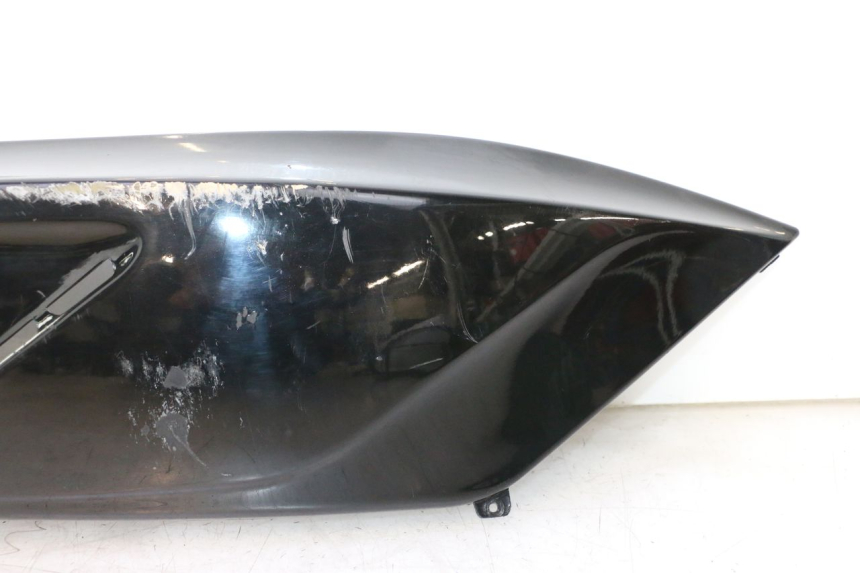 photo de VERKLEIDUNG HINTEN RECHTS GILERA GP 800 (2007 - 2013) - Detailansicht des Bauteils