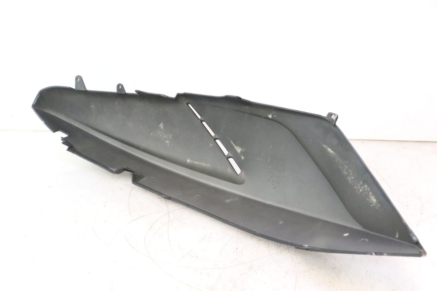 photo de VERKLEIDUNG HINTEN RECHTS GILERA GP 800 (2007 - 2013) - Weitere Ansicht des Artikels