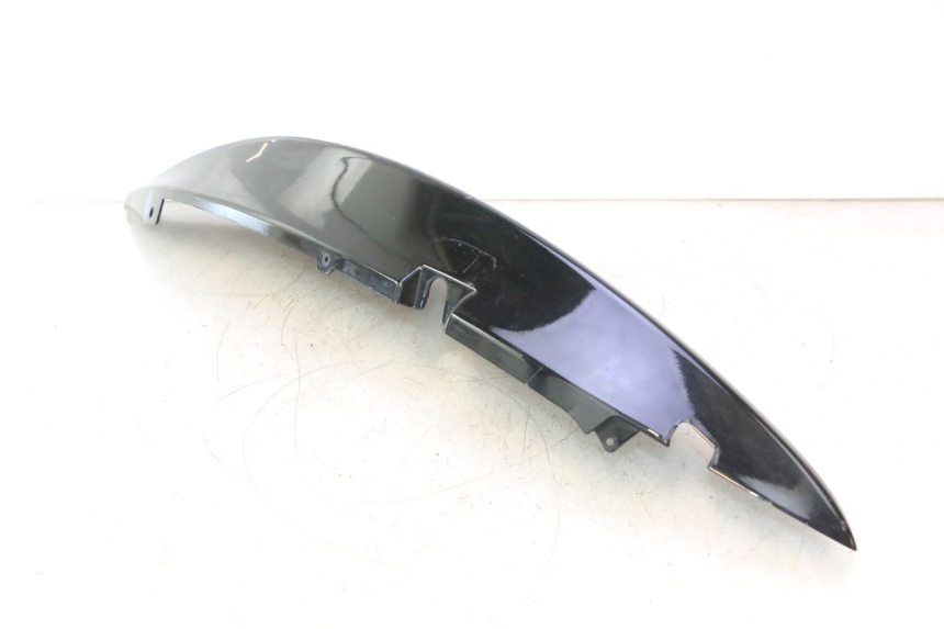 photo de VERKLEIDUNG HINTEN RECHTS GILERA GP 800 (2007 - 2013) - Oberflächenzustand und Material