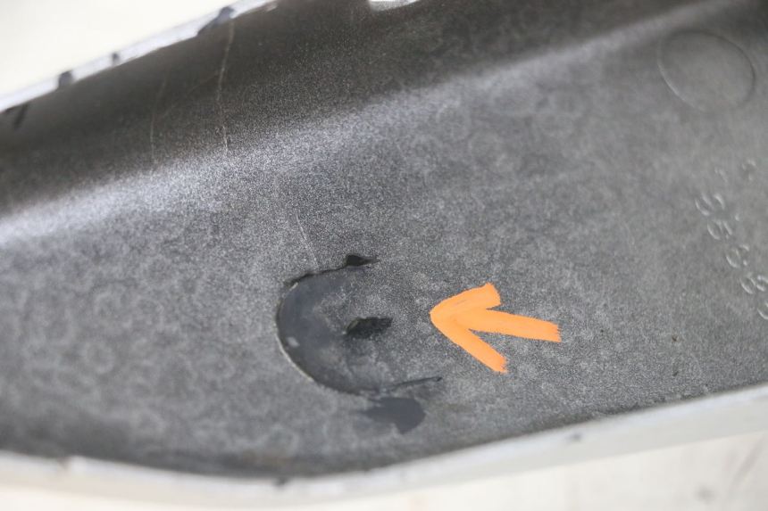 photo de VERKLEIDUNG HINTEN RECHTS SUZUKI GS GSE 500 (2001 - 2003) - Technische Nahaufnahme