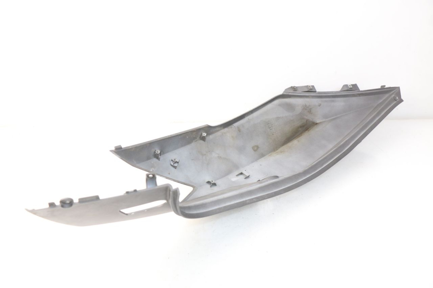 photo de VERKLEIDUNG HINTEN RECHTS SYM GTS EFI ABS 125 (2012 - 2016) - Detailansicht des Bauteils