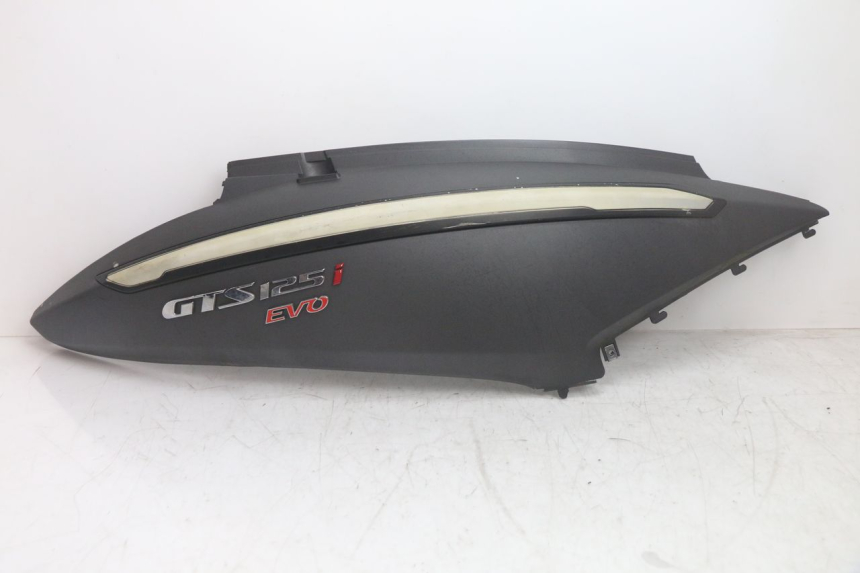 photo de VERKLEIDUNG HINTEN RECHTS SYM GTS EVO 125 (2009 - 2013) - Hauptansicht