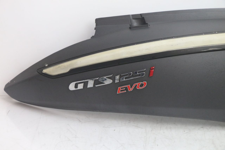 photo de VERKLEIDUNG HINTEN RECHTS SYM GTS EVO 125 (2009 - 2013) - Detailansicht des Bauteils