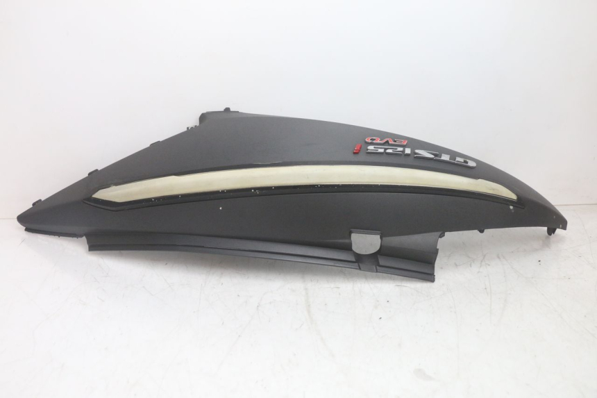 photo de VERKLEIDUNG HINTEN RECHTS SYM GTS EVO 125 (2009 - 2013) - Technische Nahaufnahme