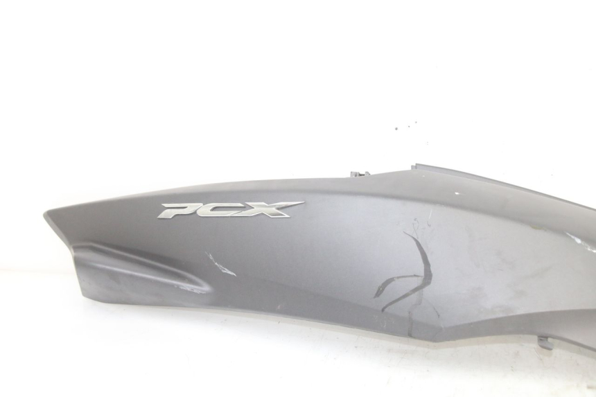 photo de VERKLEIDUNG HINTEN RECHTS HONDA PCX (JF57/JF64) 125 (2014 - 2018) - Detailansicht des Bauteils