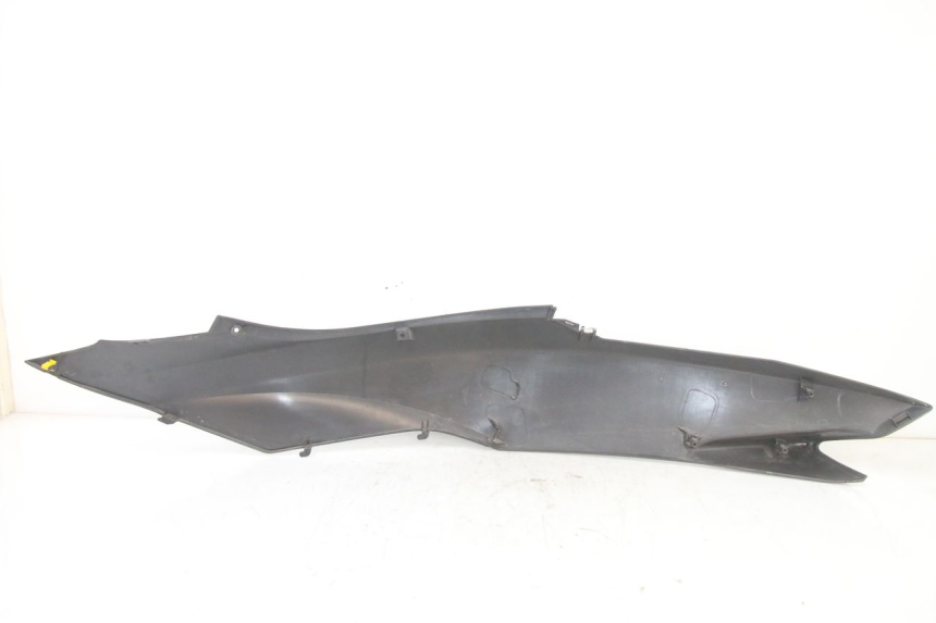 photo de VERKLEIDUNG HINTEN RECHTS HONDA PCX (JF57/JF64) 125 (2014 - 2018) - Details der Befestigungspunkte