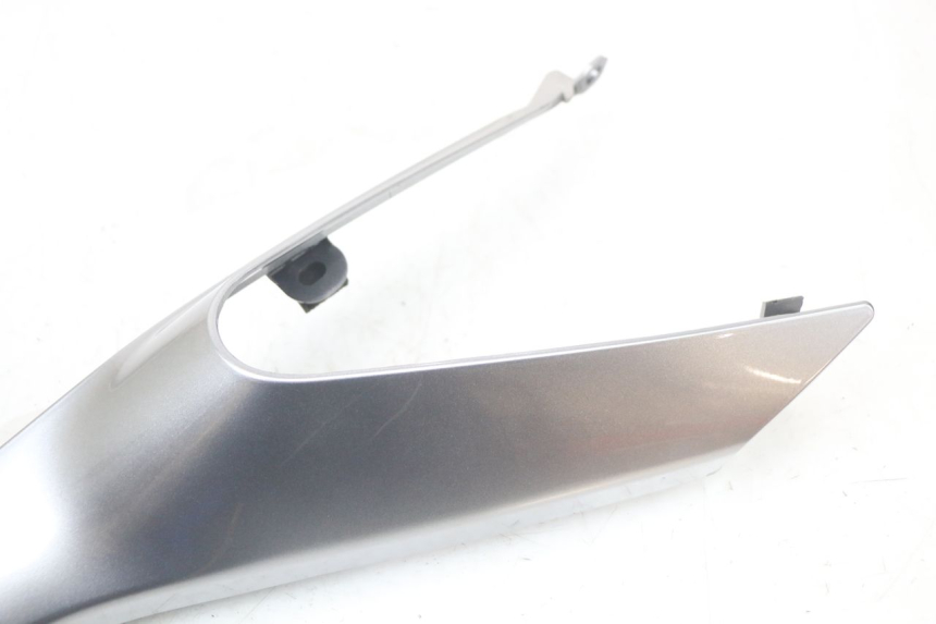 photo de VERKLEIDUNG HINTEN RECHTS HUSQVARNA SVARTPILEN 401 (2018 - 2023) - Zoom auf Gebrauchszustand