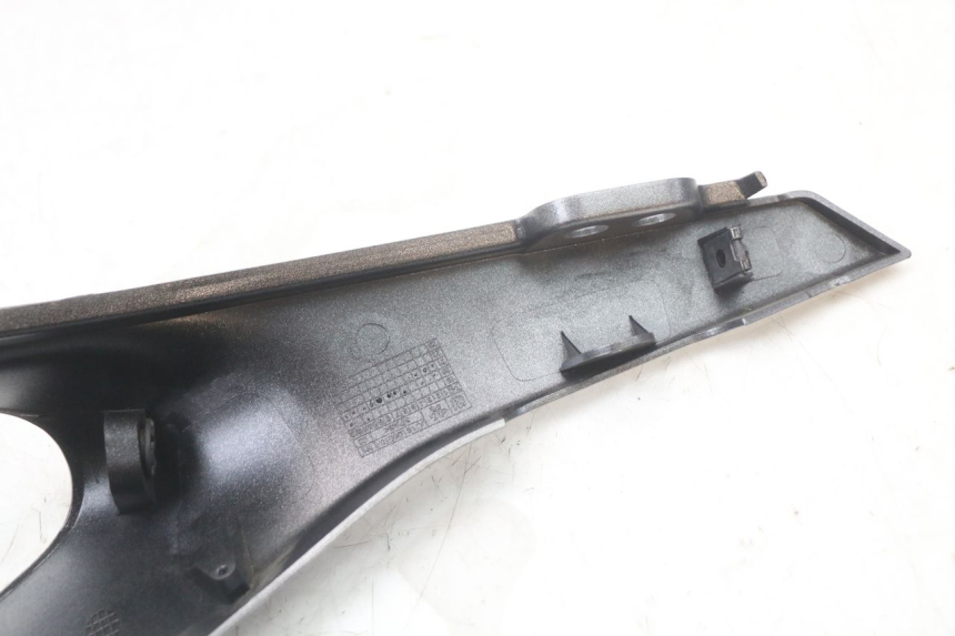 photo de VERKLEIDUNG HINTEN RECHTS HUSQVARNA SVARTPILEN 401 (2018 - 2023) - Oberflächenzustand und Material