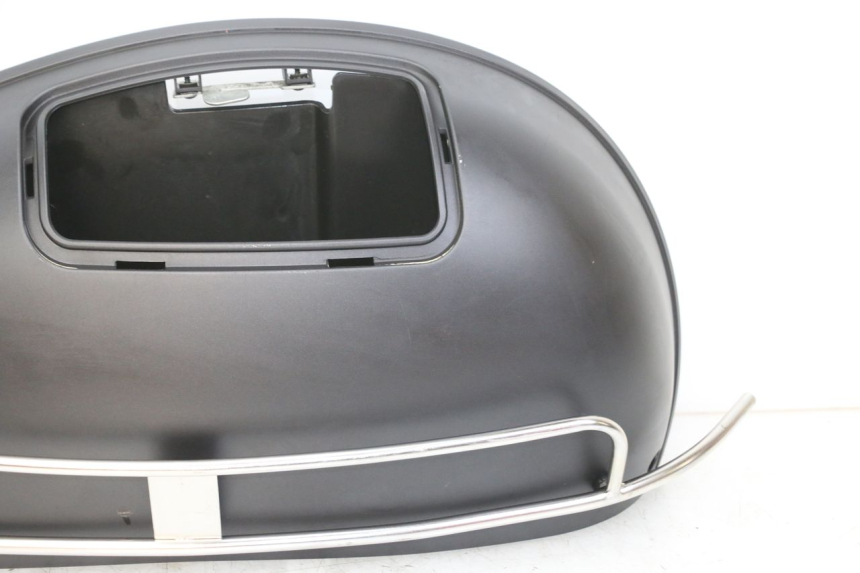 photo de VERKLEIDUNG HINTEN RECHTS JM MOTORS VX 125 (2022 - 2025) - Details der Befestigungspunkte