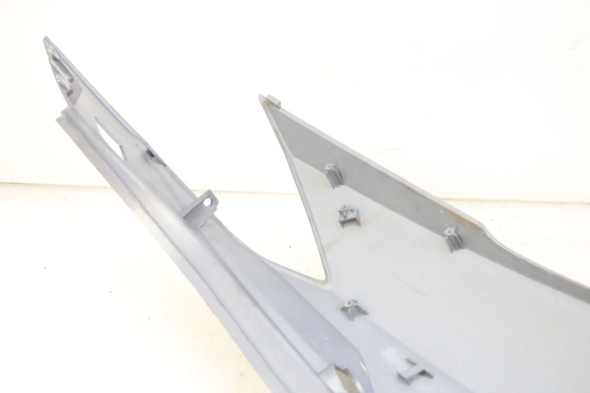 photo de VERKLEIDUNG HINTEN RECHTS SYM JOYMAX 125 (2010 - 2017) - Zoom auf Gebrauchszustand