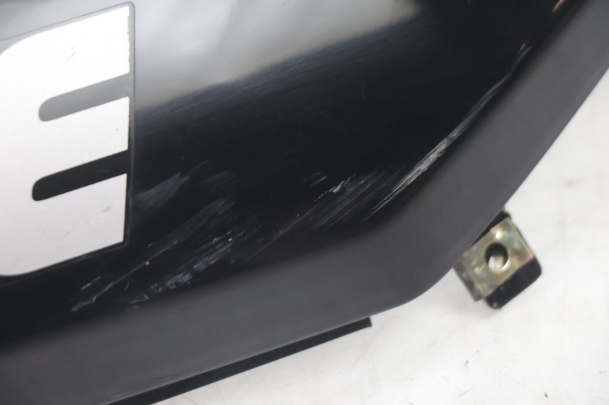 photo de VERKLEIDUNG HINTEN RECHTS RIDE JUMP 2T 50 (2012 - 2017) - Details der Befestigungspunkte