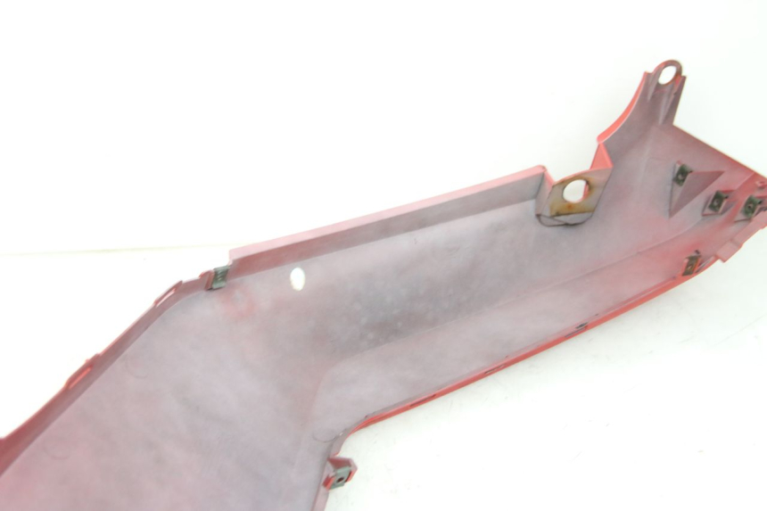 photo de VERKLEIDUNG HINTEN RECHTS RIDE KALLIO 50 (2010 - 2019) - Details der Befestigungspunkte